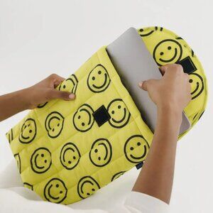 BAGGU Puffy Laptop Sleeve 16" Smiley